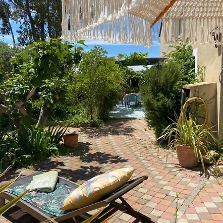 Mas De Charme A La Campagne Au Calme Piscine, Jardin ,climatise Parking ,10mn بيت للعطل